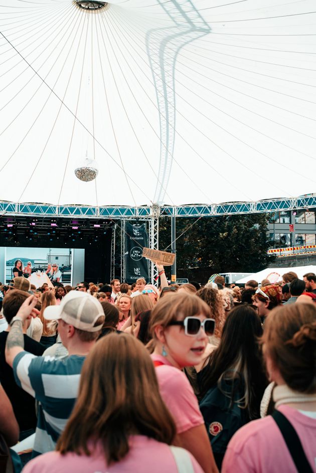 Studenter på konsert.