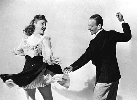 Fred Astaire og Joan Leslie danser