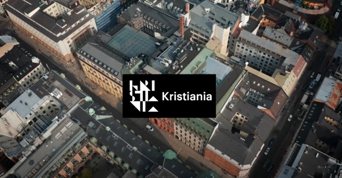 Dronebilde av Kristiania-campus i Oslo sentrum med logo over bildet