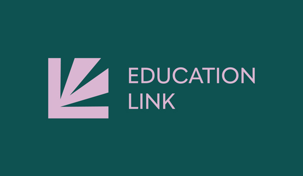 Den nye logoen til Education Link. Logoen er en abstrakt form og ved siden av står det Education Link.