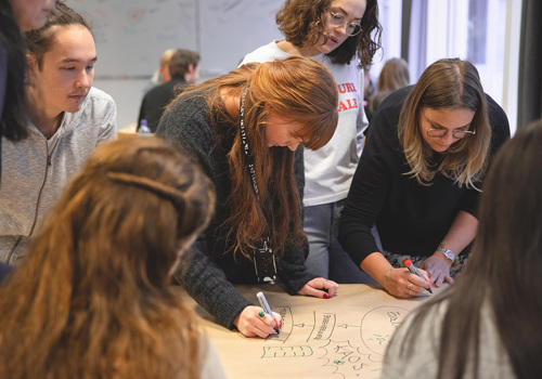 Fagskolen Kristiania tilbyr en ettårig utdanning i Prosjektledelse.