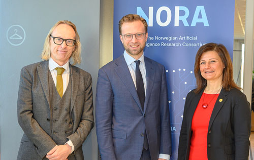 Nora_Irgens_med_minister.jpg