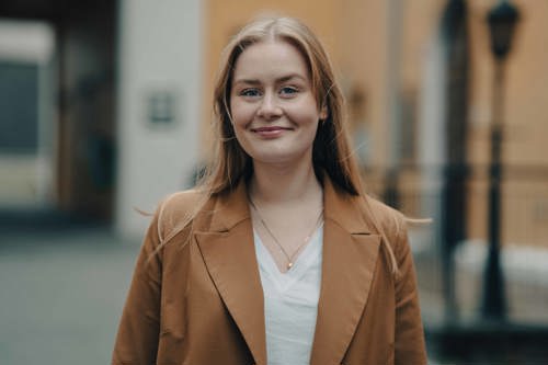 Anette hjelper bergensstudentene med akademisk skriving 