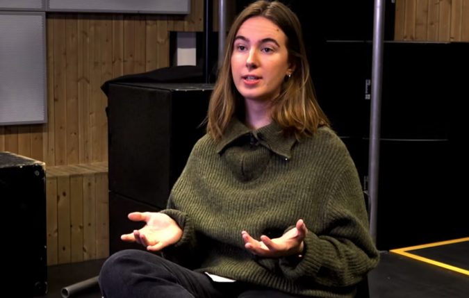 Bildelenke til video med student